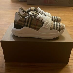 Burberry vintage check cotton beige women size 8 1/2 with box original $850
